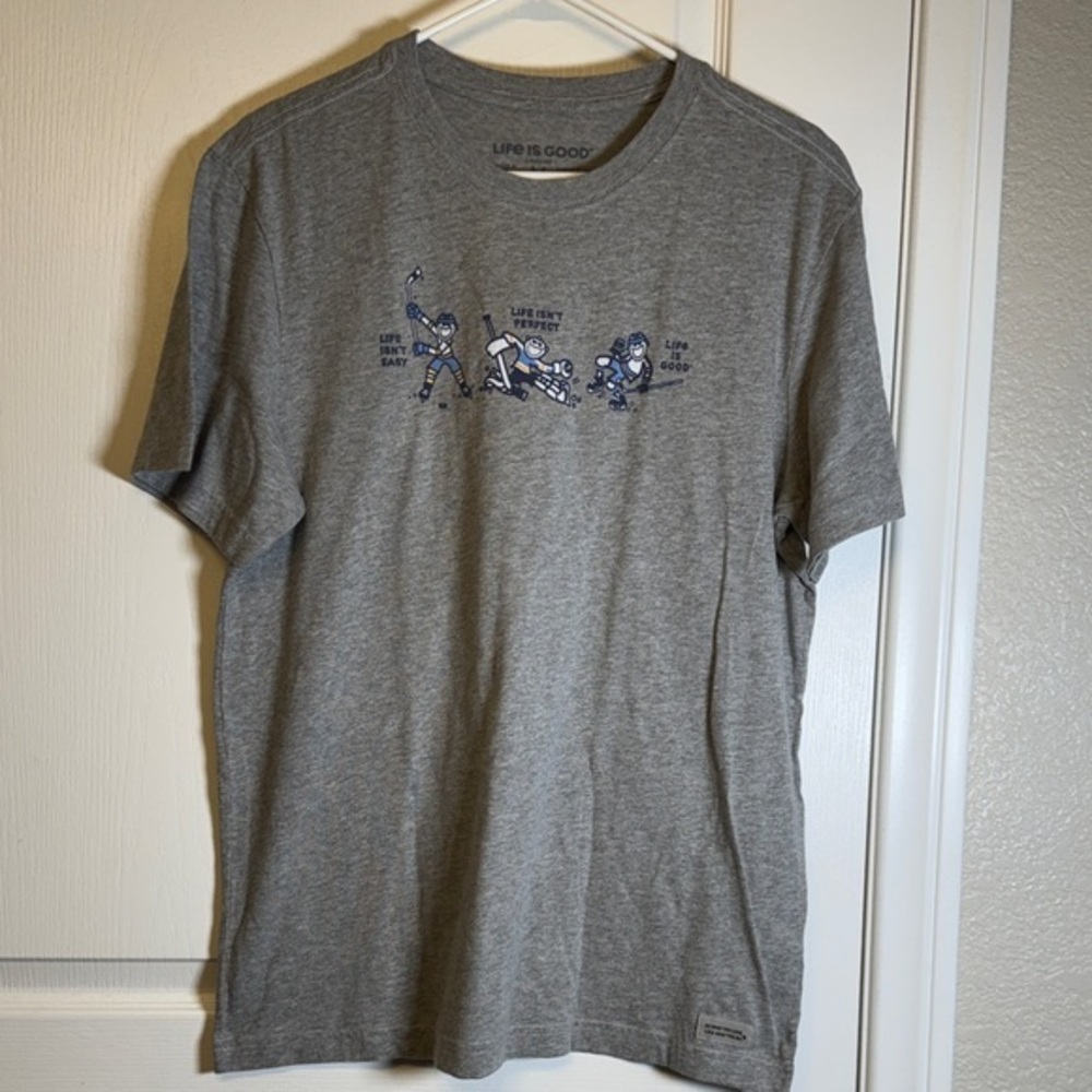 Life Isn't Easy Hockey Short Sleeve Crusher Tee Shirt Size Med EUC #2220